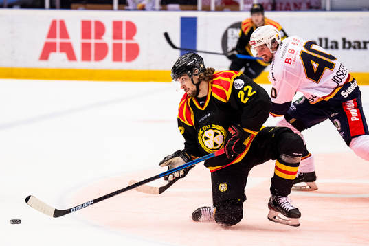Brynäs Adam Brodecki och Djurgårdens Jacob Josefson
