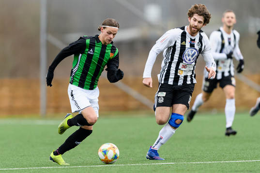 GAIS Fredrik Martinsson och Lindomes Hannes Nordström