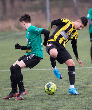 IFK Hässleholms Ali Reza Nazari i matchen i Vintercupen