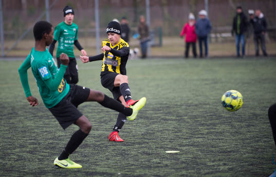 IFK Hässleholms Ali Reza Nazari i matchen i Vintercupen