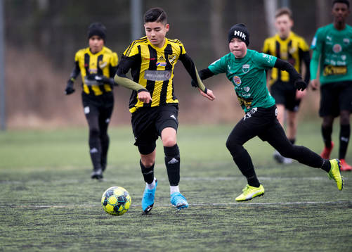 IFK Hässleholms Ali Reza Nazari i matchen i Vintercupen