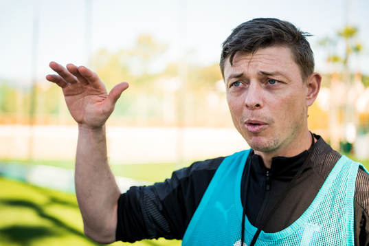Tränare Jon Dahl Tomasson