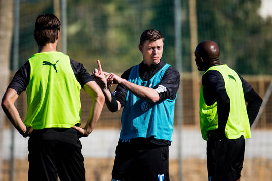 Tränare Jon Dahl Tomasson och Adi Nalic och Fouad Bachirou