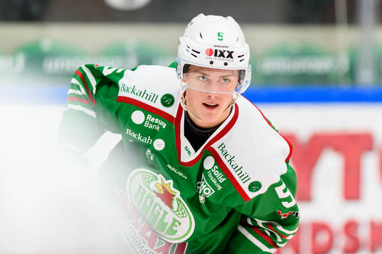 Rögles Isak Renemark innan ishockeymatchen i SHL mellan