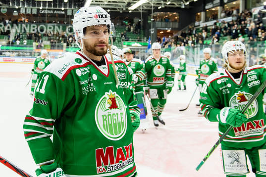 Rögles Mattias Sjögren jublar