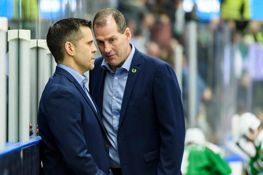 Rögles assisterande tränare Cory Murphy och assisterande
