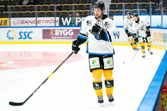 Skellefteås Arvid Lundberg  i Clemensnäs tröjor