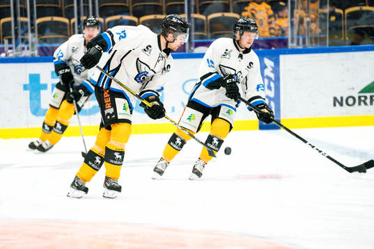 Skellefteås Arvid Lundberg  i Clemensnäs tröjor