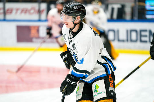 Skellefteås Anton Holm i Clemensnäs tröjor