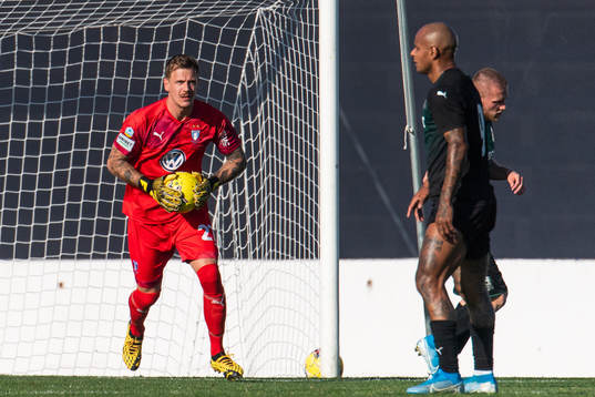 Goalkeeper Johan Dahlin of Malmö FF