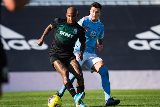 Cristian Ramírez of Krasnodar and Anel Ahmedhodzic of