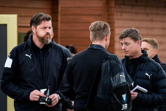 Doctor Ola Svejme, fysio Jesper Robertsson and head coach