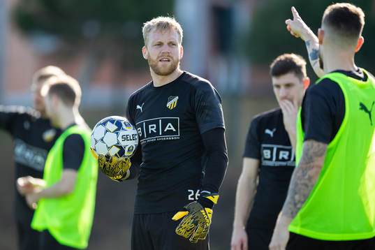 Häckens målvakt Peter Abrahamsson  och Joona Toivio