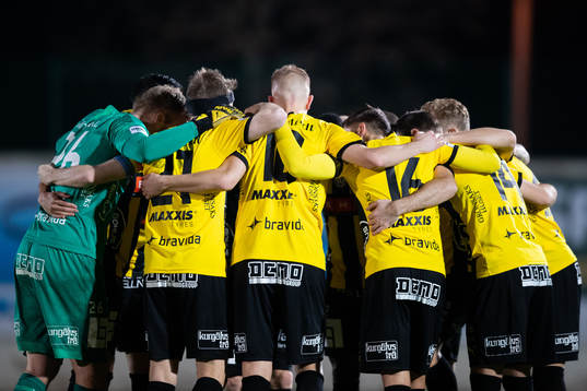 Häcken samlade innan fotbollsmatchen i Atlantic Cup mellan