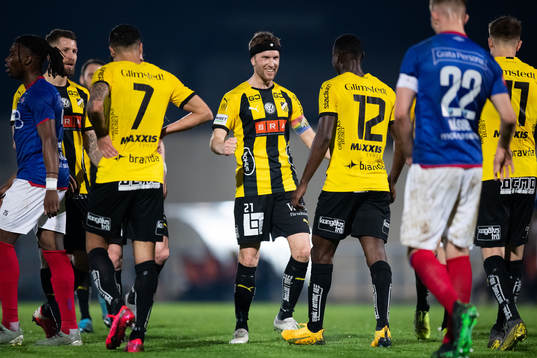Häckens Godswill Ekpolo jublar ihop med Rasmus Lindgren