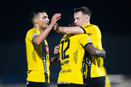 Häckens Godswill Ekpolo jublar ihop med Ahmed Yasin och