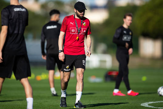 Häckens tränare Andreas Alm