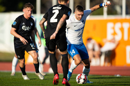 Egzon Binaku of Norrköping and Guilhermo Varela of