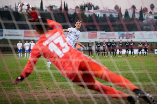 Jonathan Levi of Norrköping scores