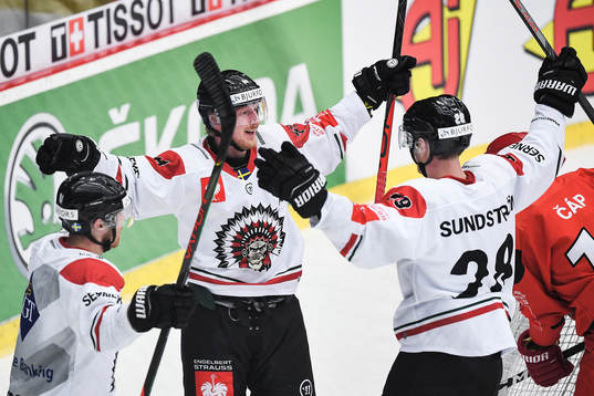 Simon Hjalmarsson of Frölunda celebrates