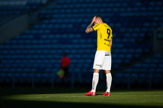 Gustaf Nilsson of Häcken look dejected