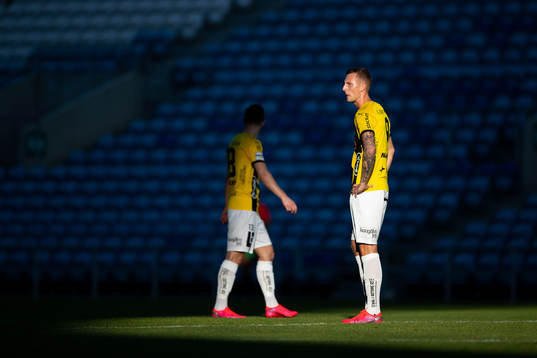 Gustaf Nilsson of Häcken look dejected