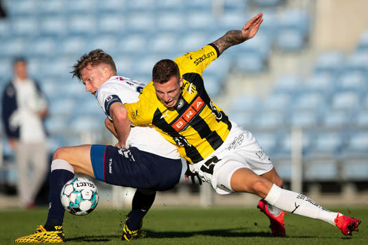 Sebastian Hausner of Aarhus and Gustaf Nilsson of Häcken
