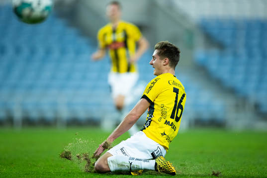 Leo Bengtsson of Häcken falls