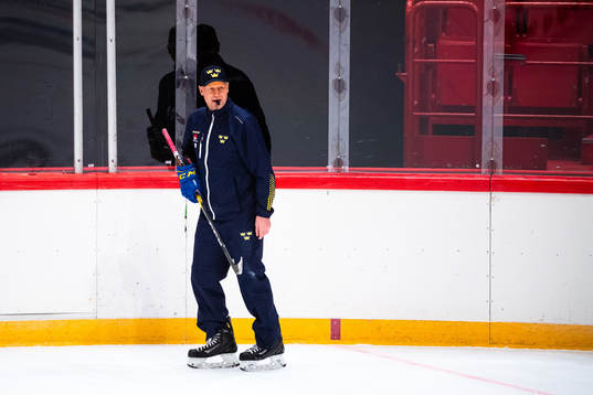 Assistant coach Marcus Ragnarsson