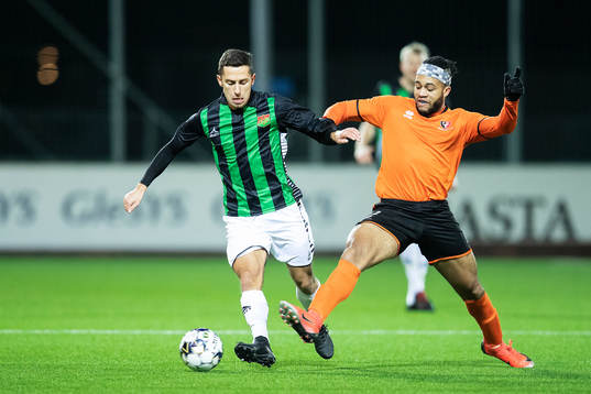 GAIS Predrag Randelovic och Trollhättans Sachem Wilson