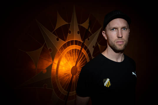 Häckens lagkapten Rasmus Lindgren