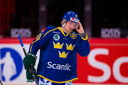 Marcus Nilsson of Sweden looks dejected