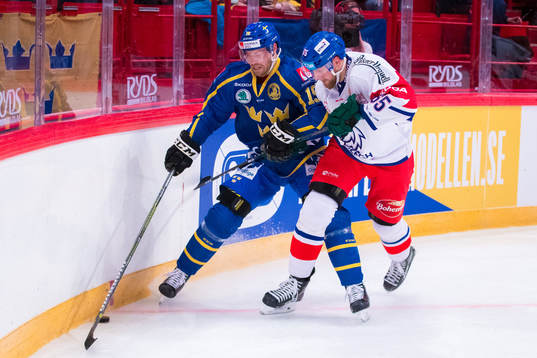 Oscar Lindberg of Sweden and Vojtech Mozik of Czech Republic