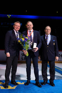 Tomas Holmström, here pictured with chairman of Swedish