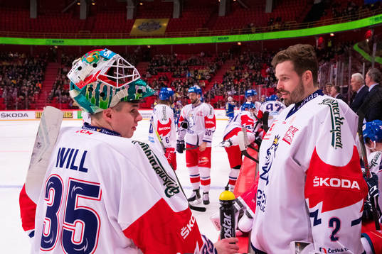 Goaltender Roman Will och goaltender Dominik Furch of Czech