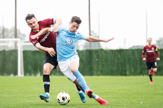 Andreas Vindheim of Sparta Prauge and Marcus Antonsson of