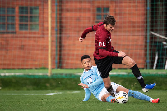 Romain Gall of Malmö FF and Daniel Horak of Sparta Prauge