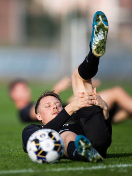 Häckens Viktor Lundberg stretchar