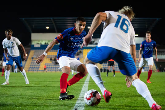 Osame Sahraoui of Vålerenga and Pontus Almqvist of