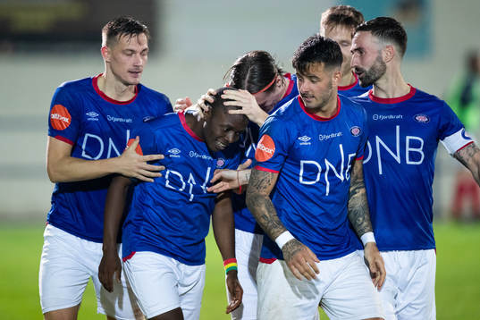 Ousmane Camara of Vålerenga celebrates scoring 0-2 with