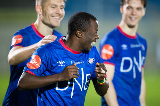 Ousmane Camara of Vålerenga celebrates scoring 0-2 with