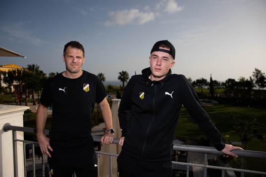 Häckens assisterande tränare Robert Vilahamn och Patrik