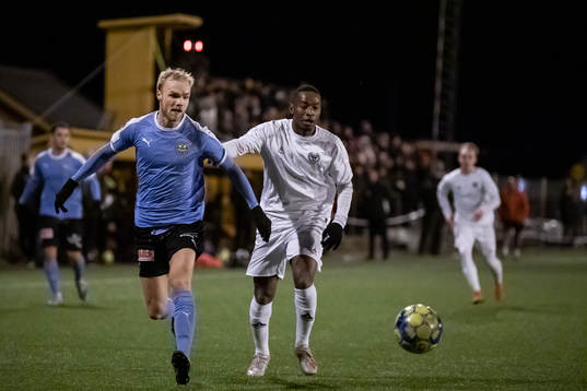 Mjällbys Viktor Gustafson och Kalmars York Rafael