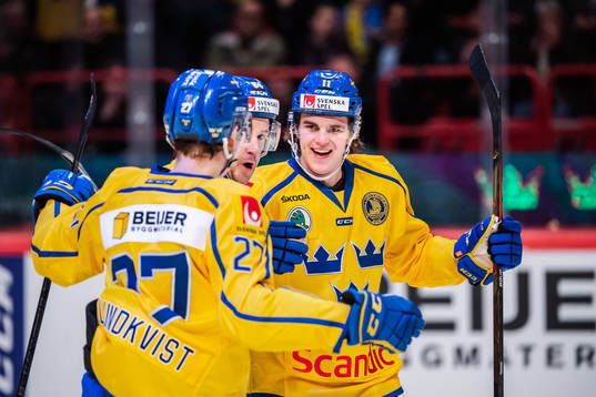 Samuel Fagemo of Sweden celebrate with teammates
