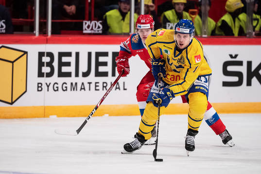 Vasily Podkolzin of Russia and Henrik Tömmernes of Sweden