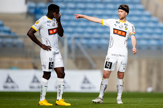 Godswill Ekpolo and Rasmus Lindgren of Häcken