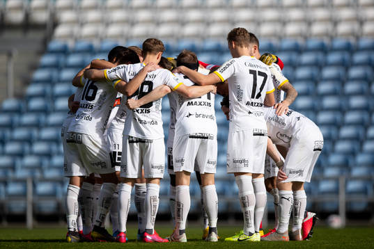 Players of Häcken together prior to The Atlantic Cup match