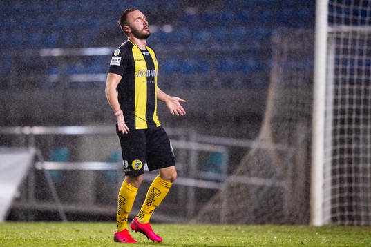 Muamer Tankovic of Hammarby look dejected