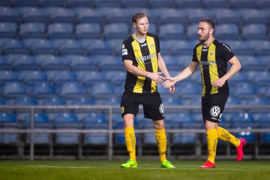 Muamer Tankovic celebrates his 1-3 goal with Tim