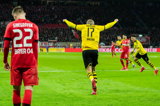 Erling Braut Haaland of Borussia Dortmund celebrate